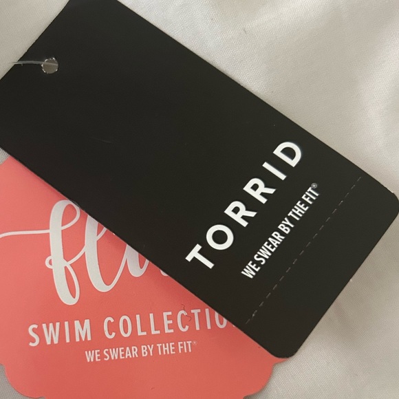 Torrid 4X black swim dress swimsuit one piece wireless cups moderate control NWT - Picture 3 of 7